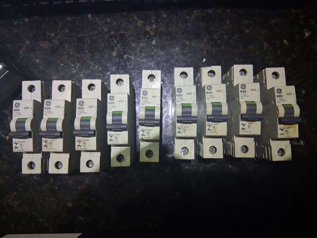Single-pole circuit breaker B20, sold individually