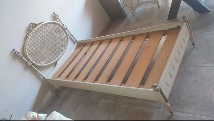 Cama solteiro de princesa com mesinhas - Foto 2