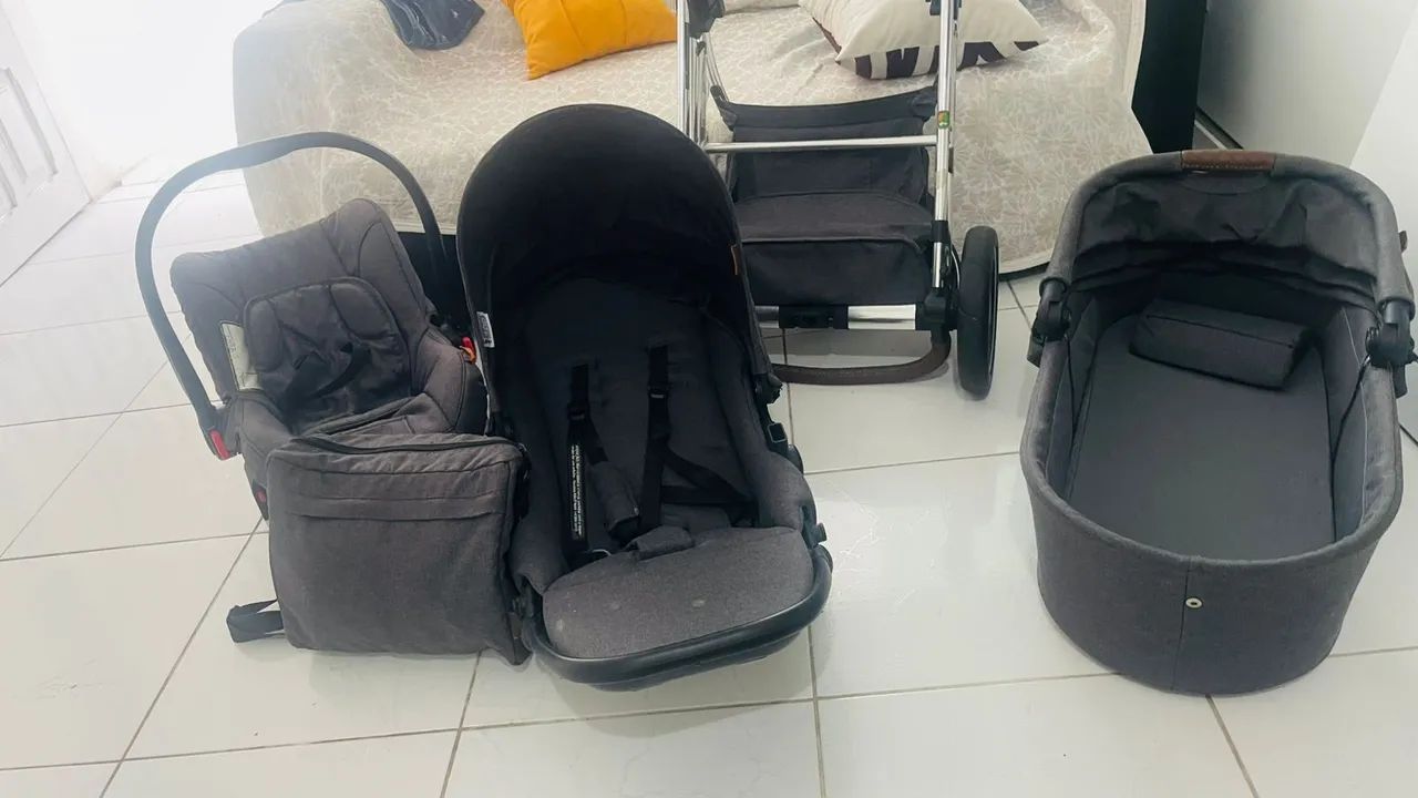 Carrinho de bebê com bebê conforto  - Foto 2