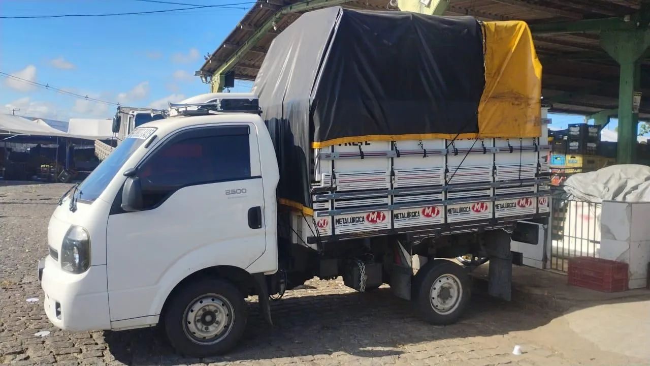 Frete e mudanças Caminhão Baú  - Foto 5
