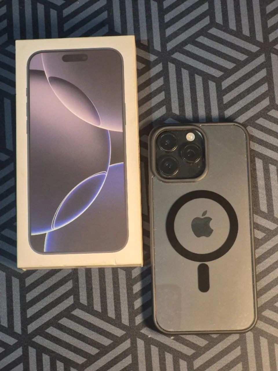 Iphone 16 Pro Max 256GB bateria 100% - Celulares e Smartphones