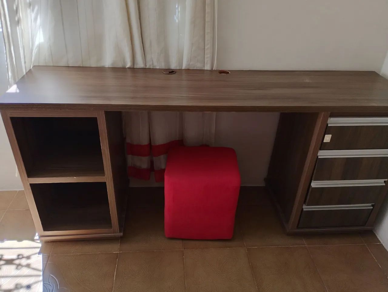Escrivania/Birô 