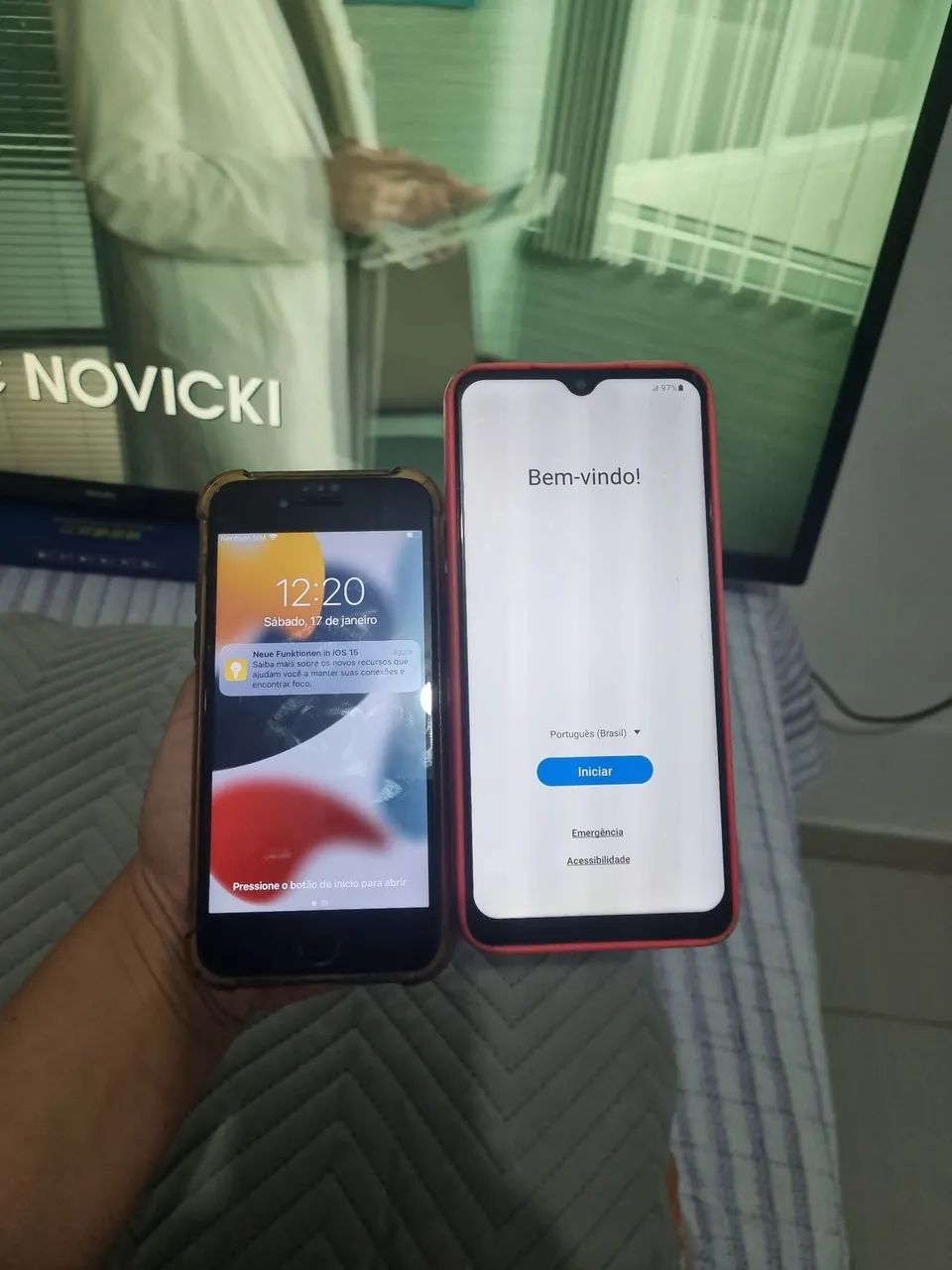 Vendo esses dois celulares iPhone 7 normal 32 GB e a22 trincado 64 GB 