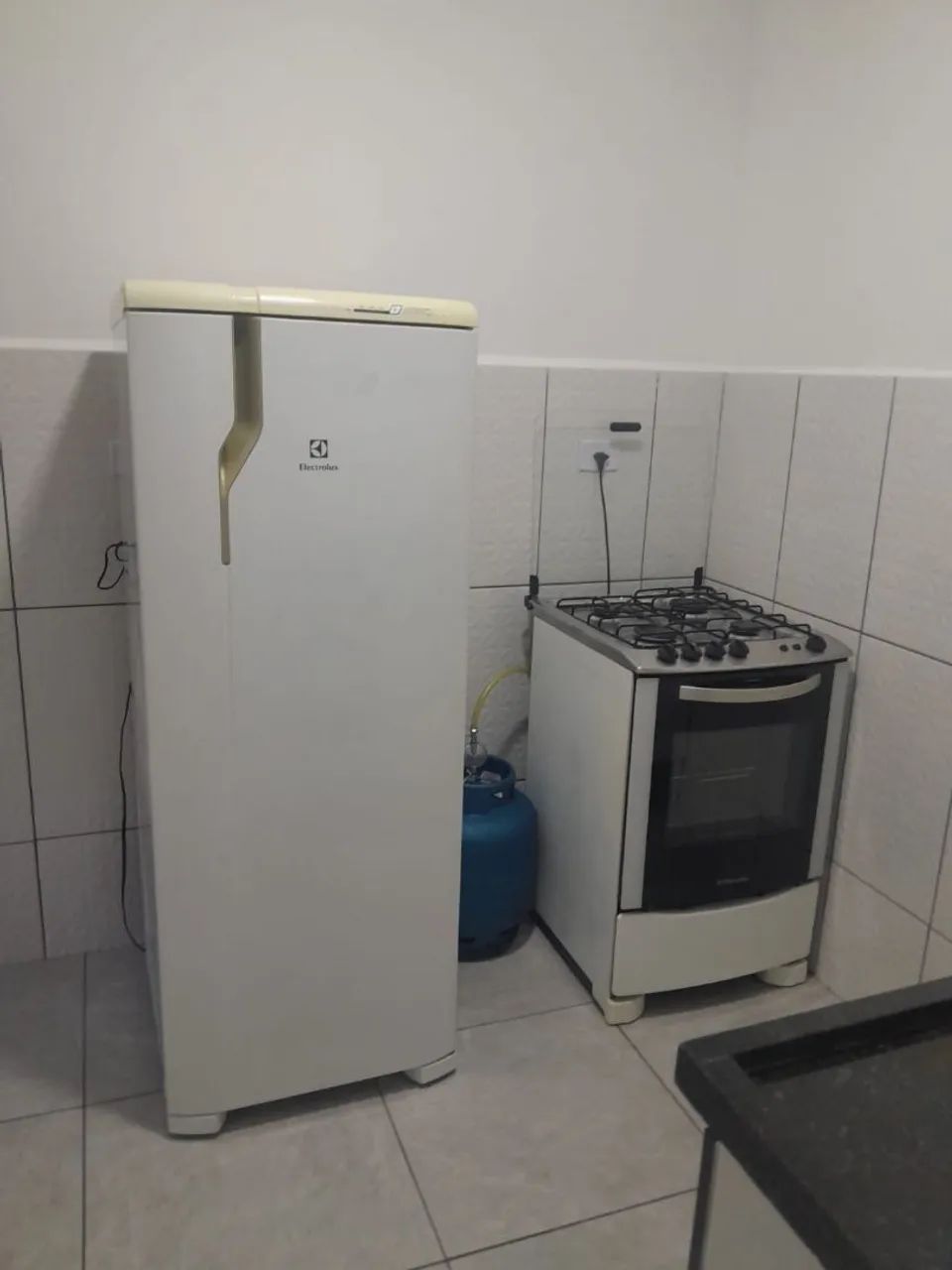 Alugo Kitinet mobiliada 