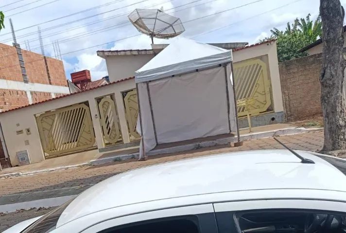 R$ 1300,00 Tenda piramidal 3x3 com fechamento lateral 