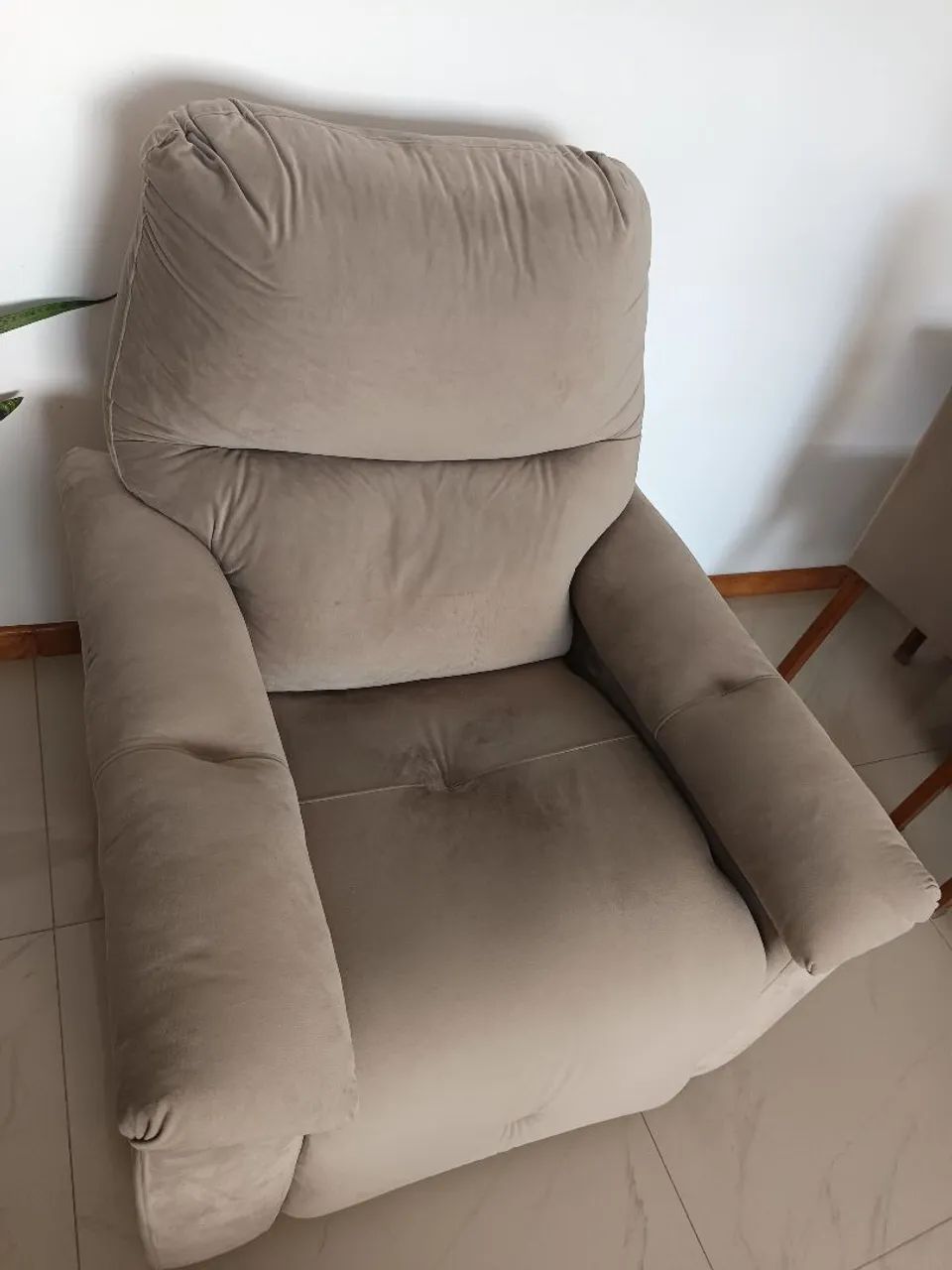 Poltrona reclinável confortável - R$ 450 - Foto 5