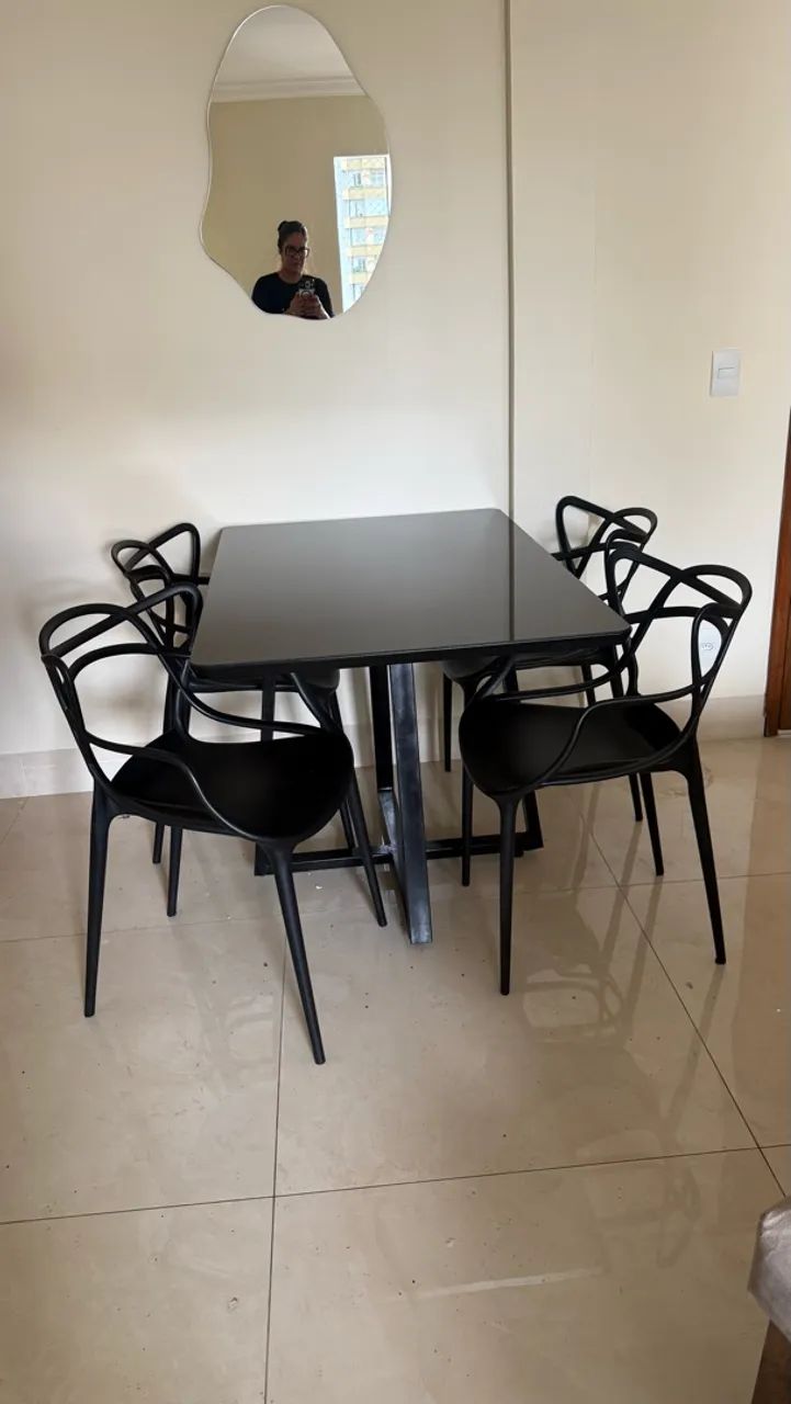 Mesa com 4 cadeiras  - Foto 2