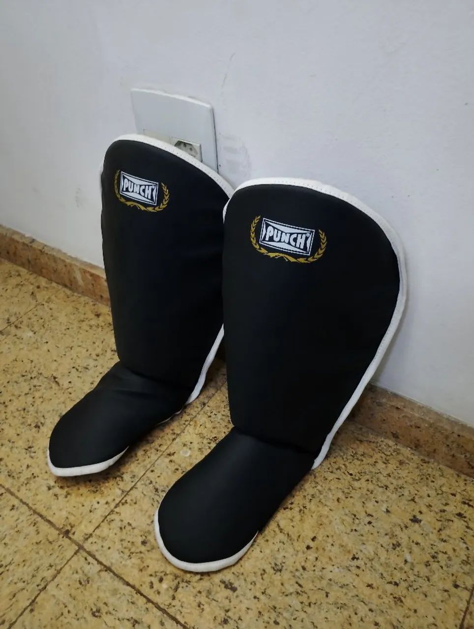 Protetor de canela com pé Muay Thai Punch - Foto 3