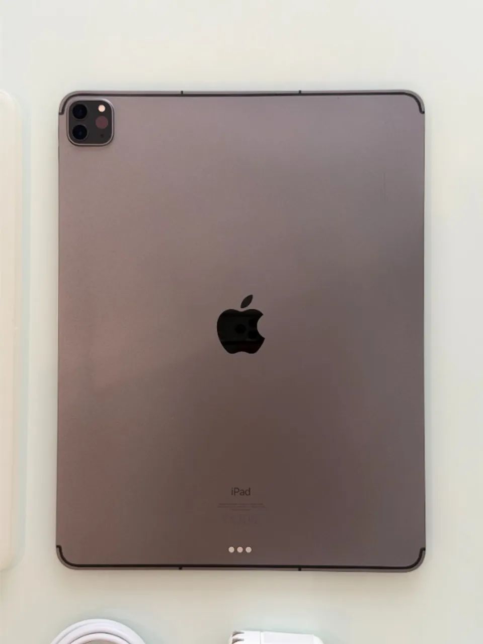 iPad Pro 12.9 M1 128GB Wi-Fi + Cellular 5G Seminovo - Tablets e E