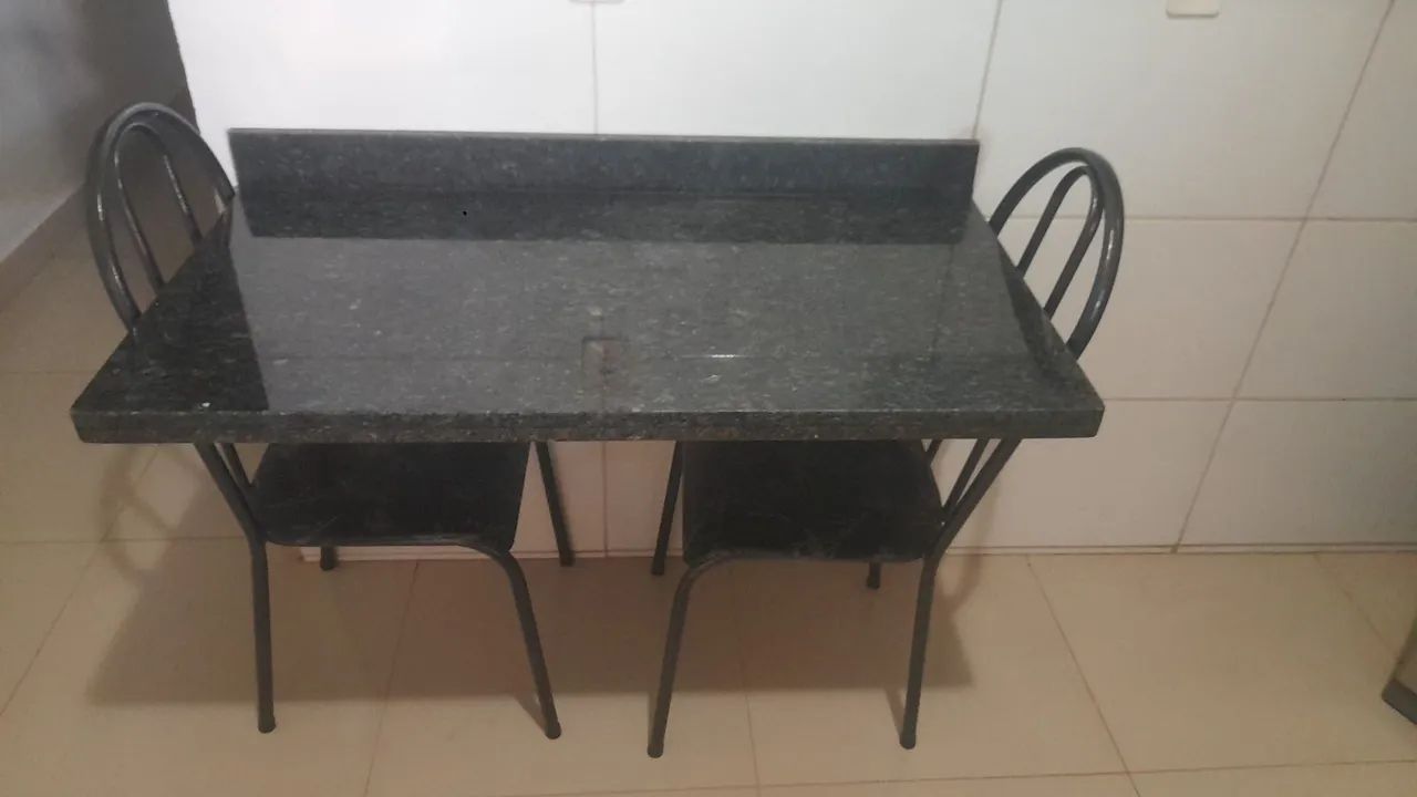 Montagem e venda de mármores e granitos 