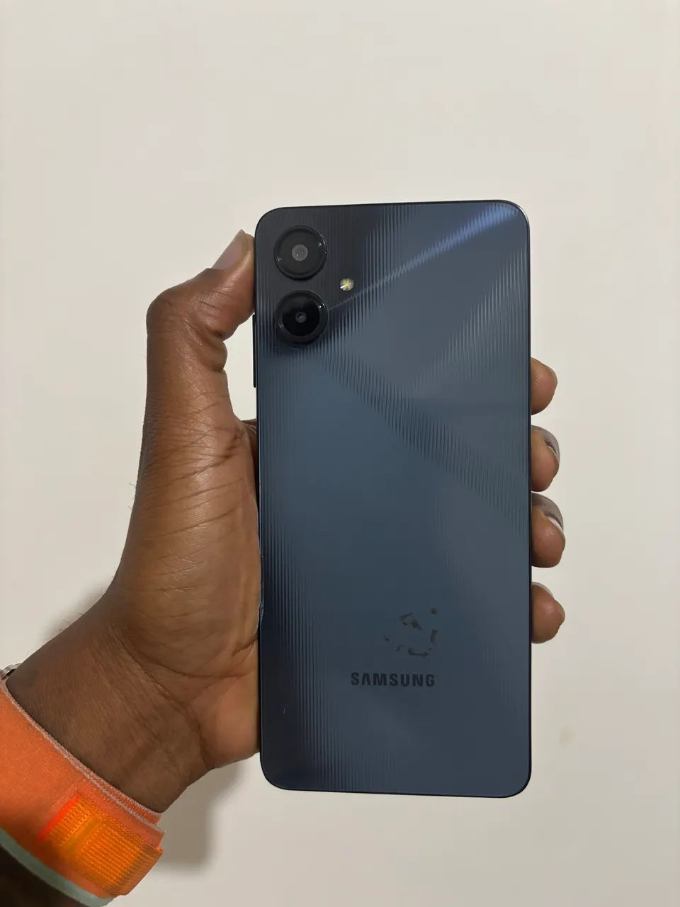 SAMSUNG A06 128GB 8RAM  - Foto 2