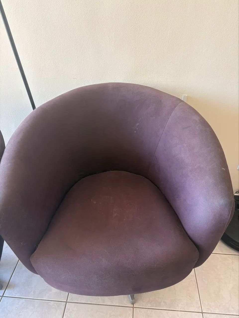 VENDO - 1 SOFÁ CAMA + 2 POLTRONAS GIRATÓRIAS  - Foto 2