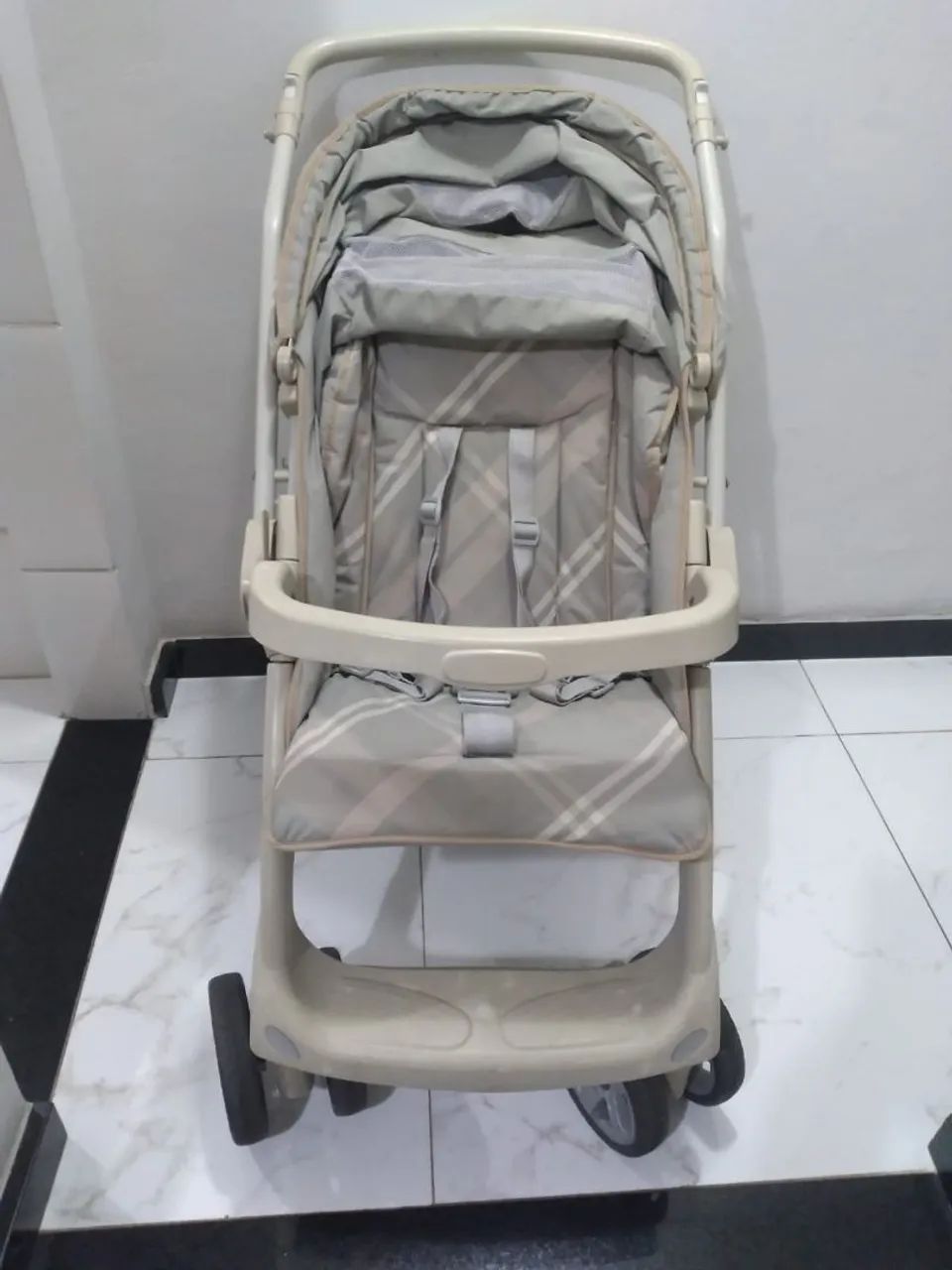 Carrinho de bebê com bebe conforto - Foto 2