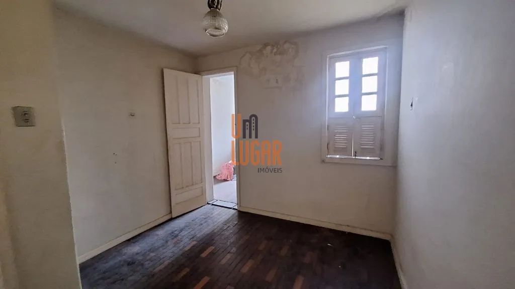 Um Lugar Imóveis Vende: Casa com ótimo espaço e boa localização na Alcindo Cacela entre Do - Foto 17
