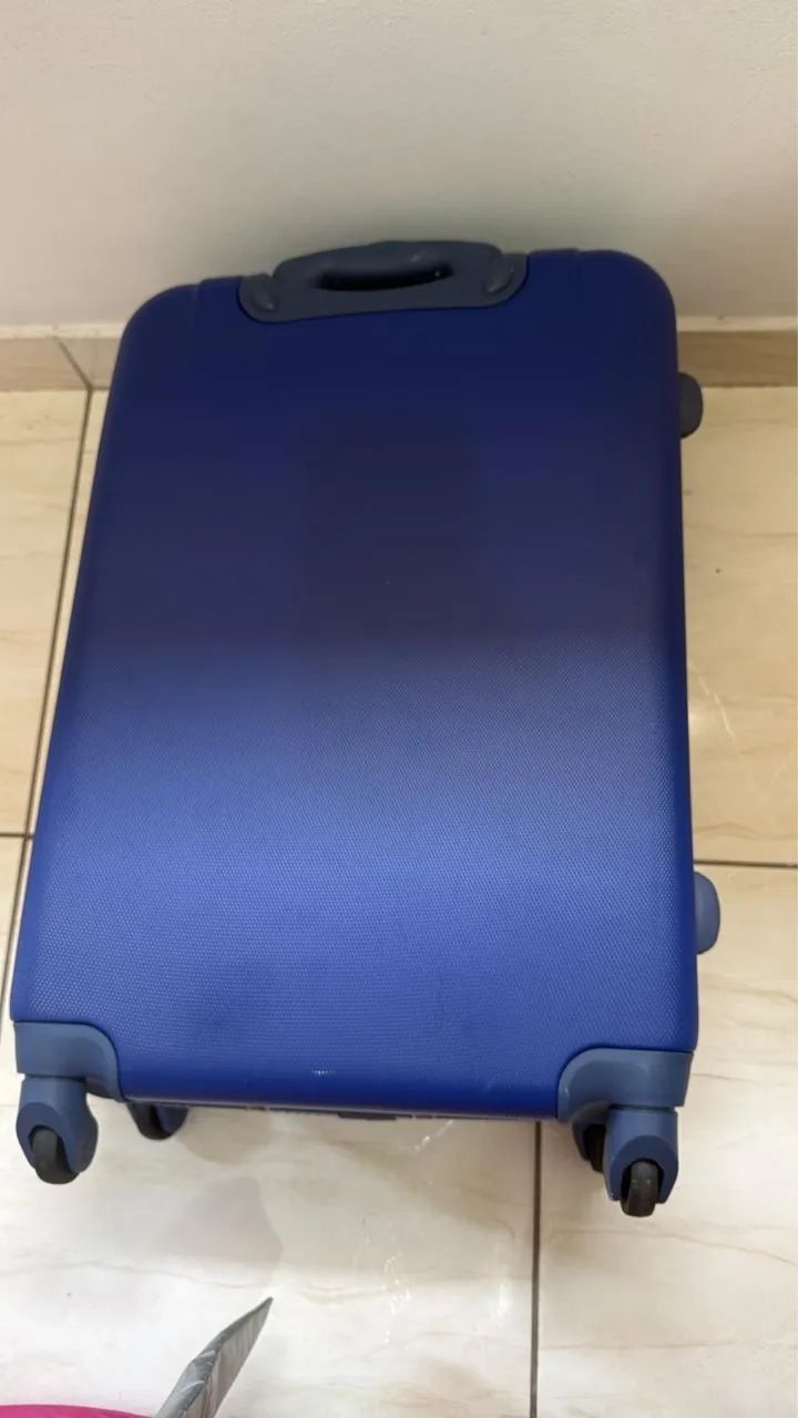 Mala de viagem Tommy Hilfiger azul usada pouquíssimas vezes  - Foto 2