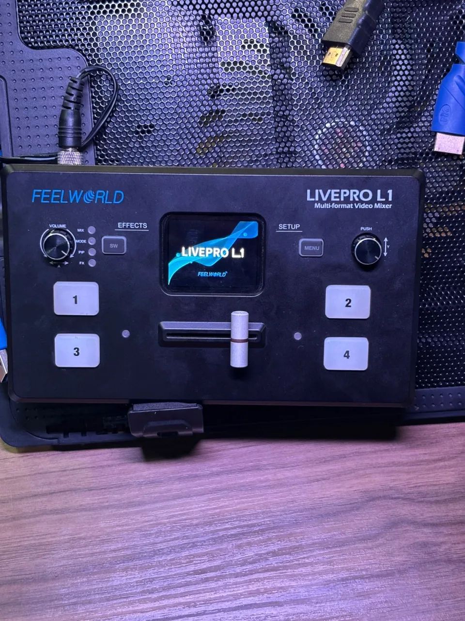 Mesa de Captura Feelworld LivePro L1 - Foto 3