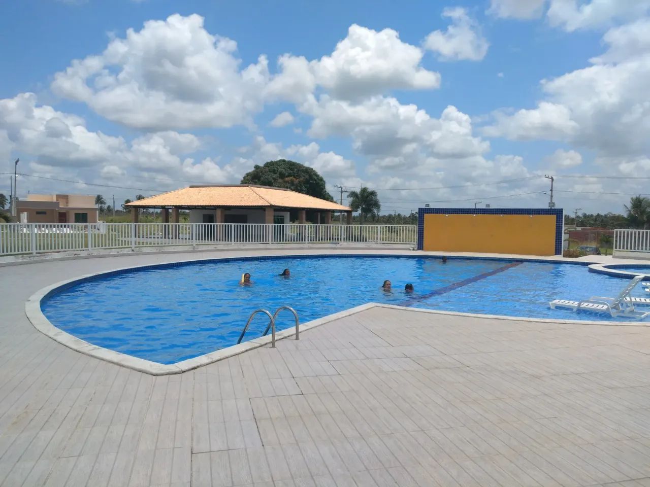 VENDO LOTE NO CONDOMÍNIO REAL VILLE, EM RIO REAL/BA - Foto 2
