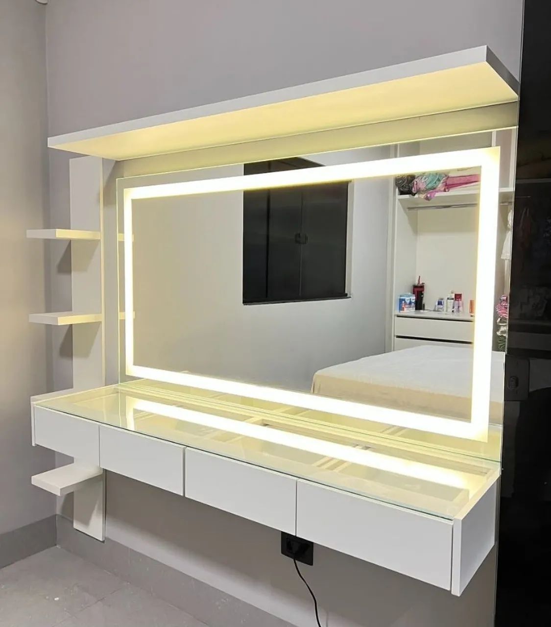 Penteadeira Front Led Suspensa Com Prateleiras