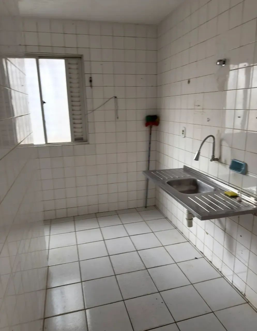 vendo apartamento Bequimão primeiro andar - Foto 5