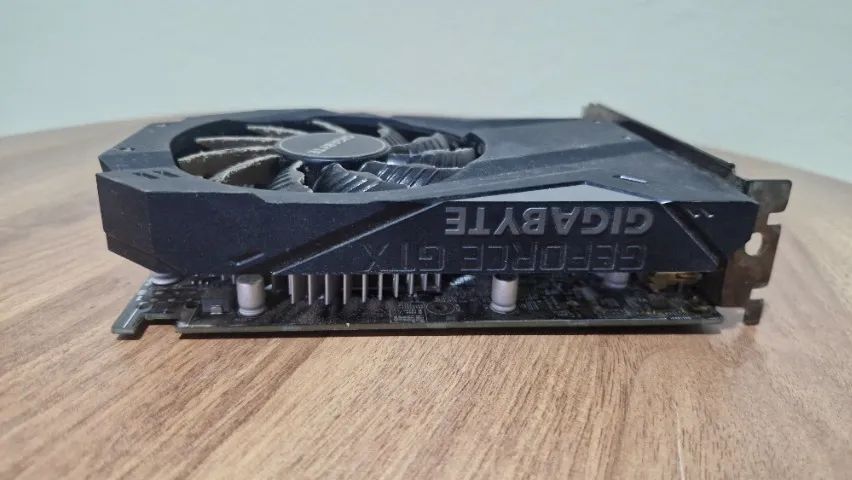 Placa de Video Gigabyte GTX1650 4Gb de RAM - Foto 3