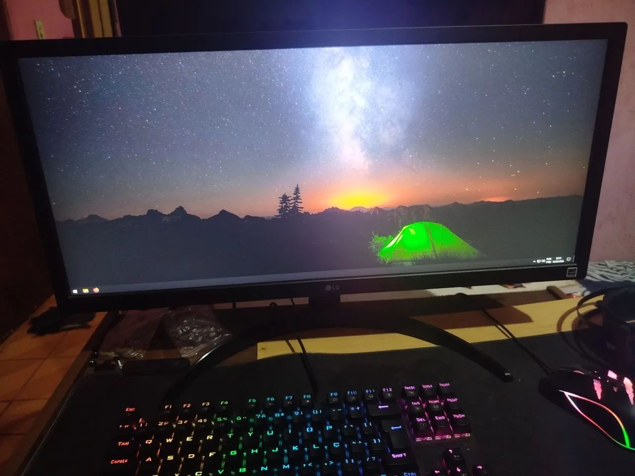 Monitor UltraWide