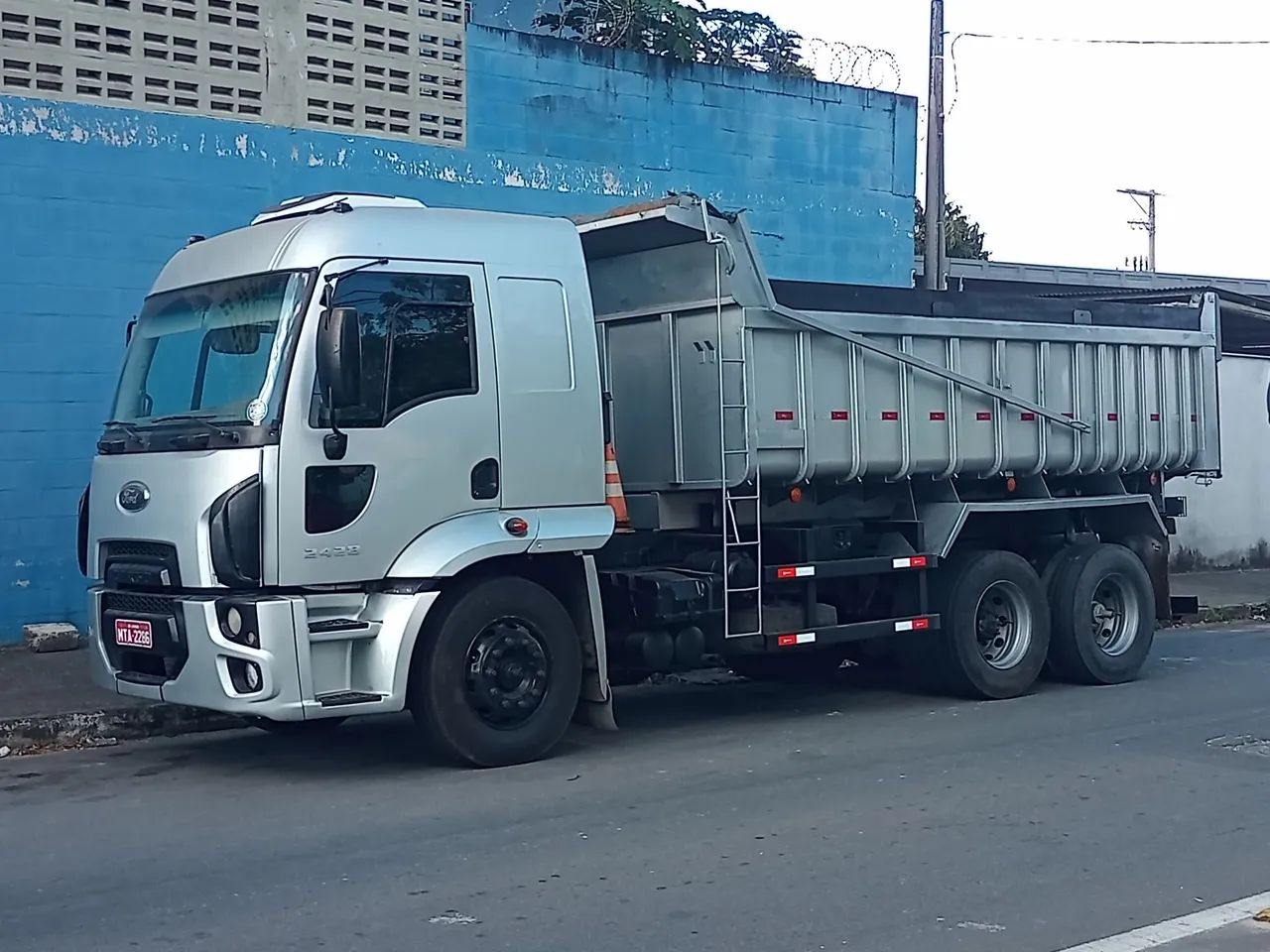 Caminhão caçamba  - Foto 2