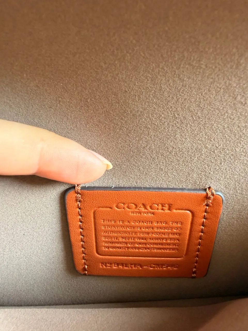 Bolsa Coach Tabby 20 Marrom - Foto 4