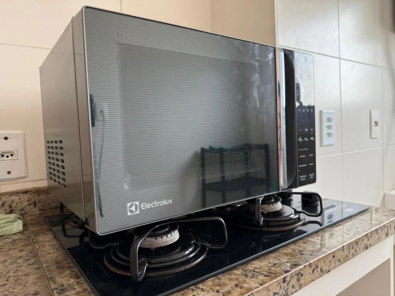 Microondas Electrolux prata  - Foto 3