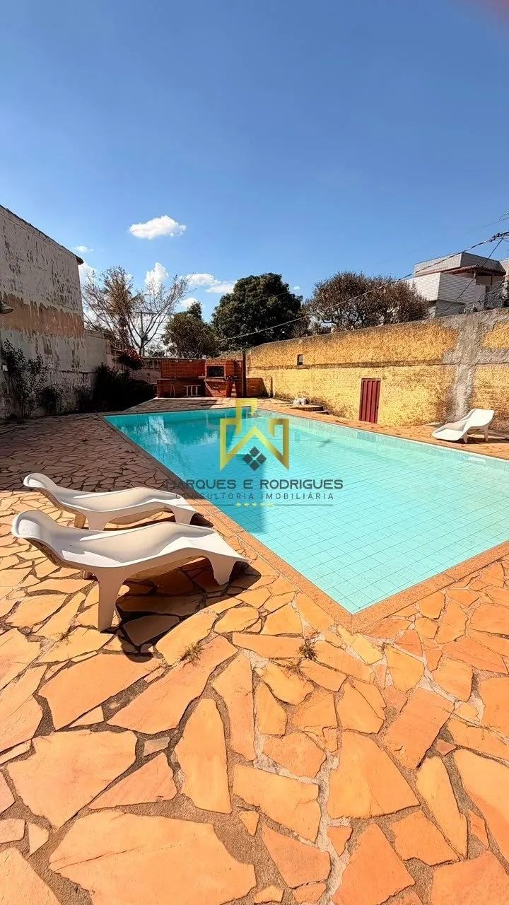 IMPONENTE CASA NO SANTA AMÉLIA