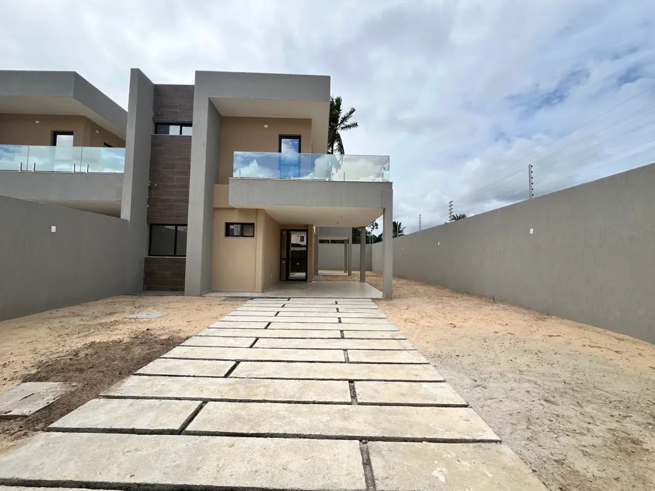 CASA DUPLEX DE ESQUINA COM AMPLO TERRENO NO MELHOR DO EUSÉBIO! - Foto 2
