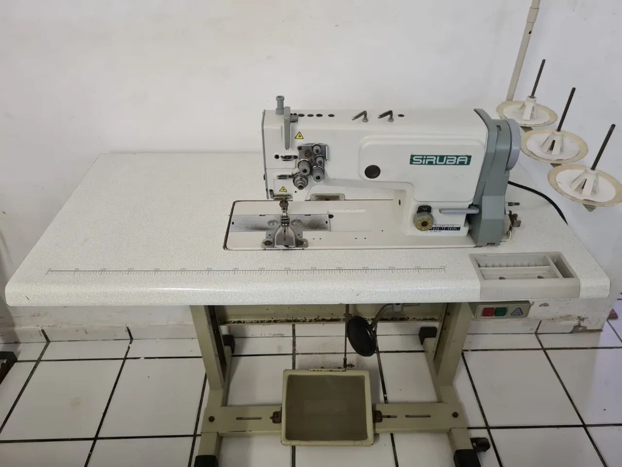 Vendas de máquinas de costura seminova