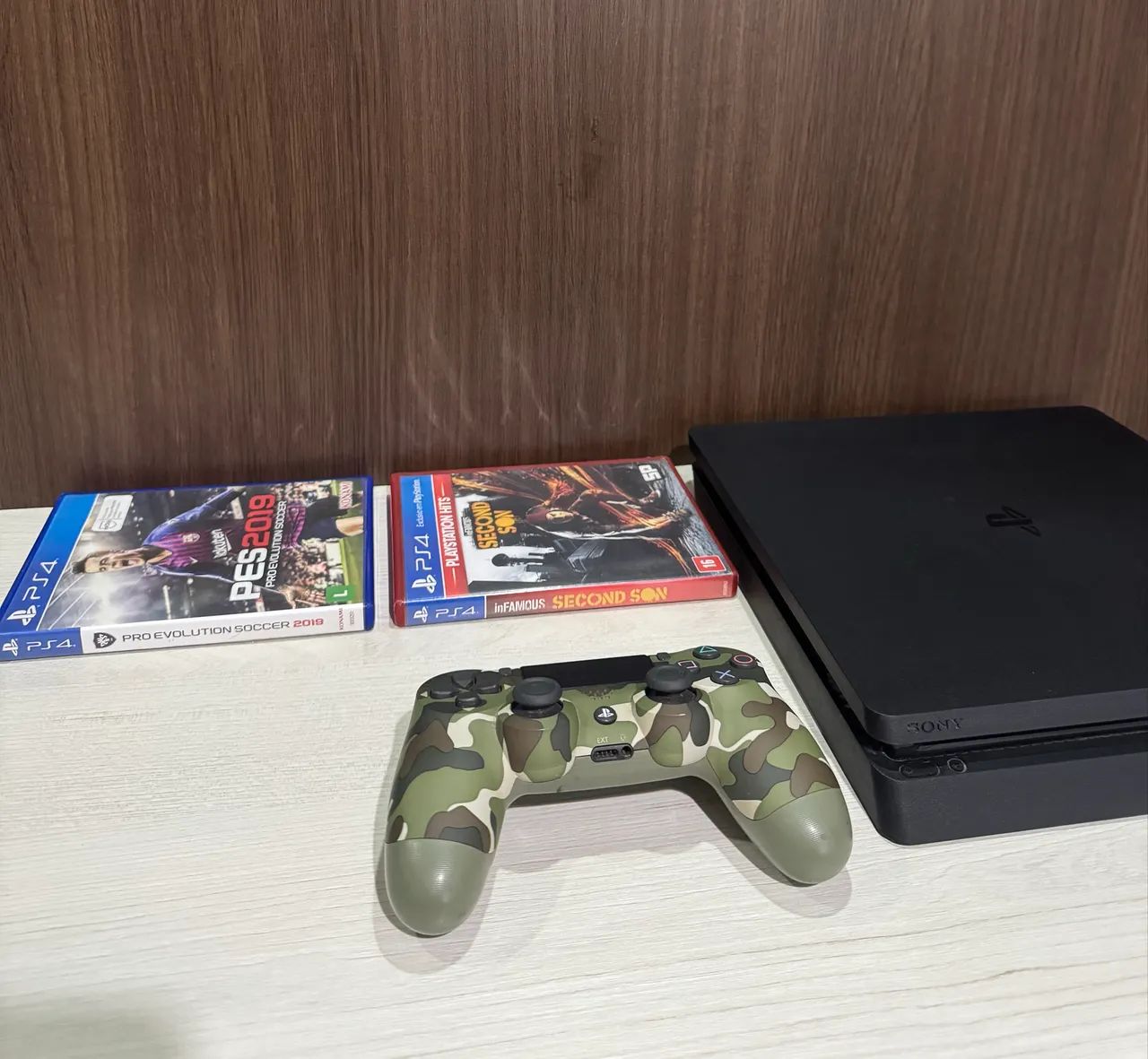 Playstation 4 Slim 
