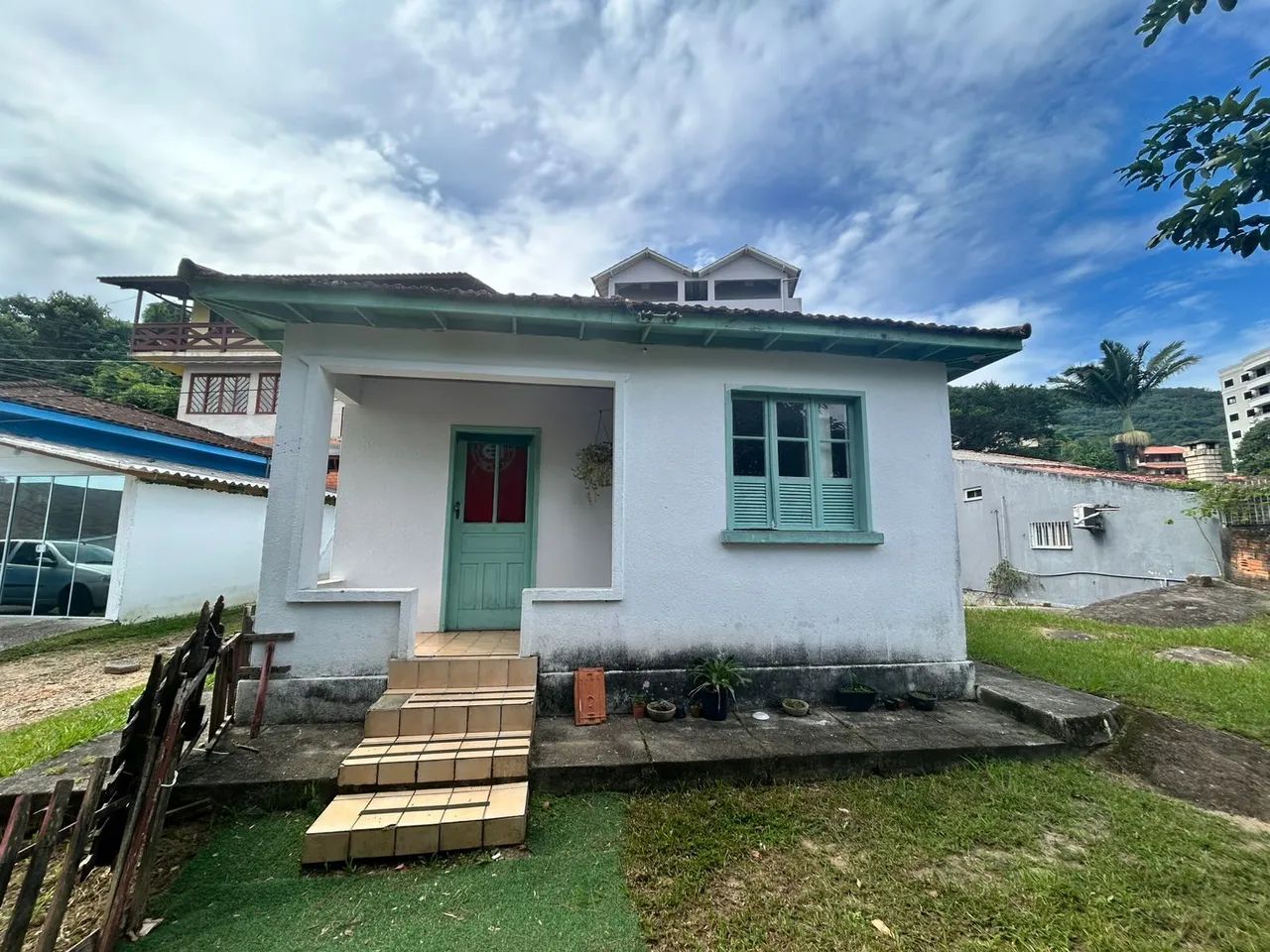 BAIXOU!!  Alugo casa anual
