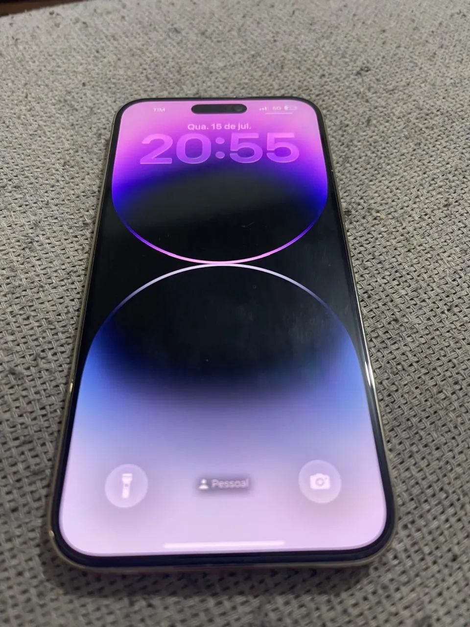 iPhone 14 Pro Max na caixa