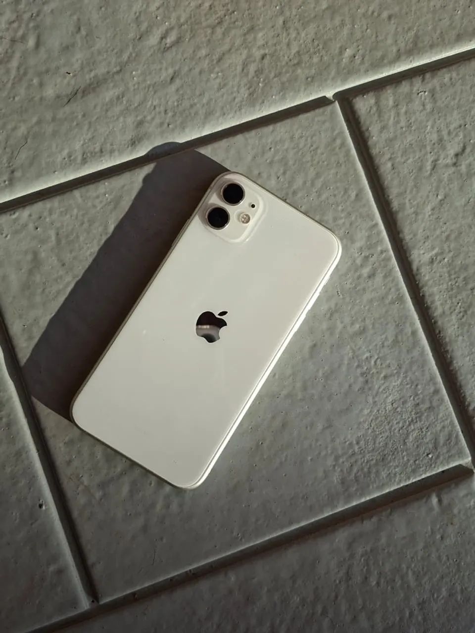 Iphone 11 - 128gb bem conservado