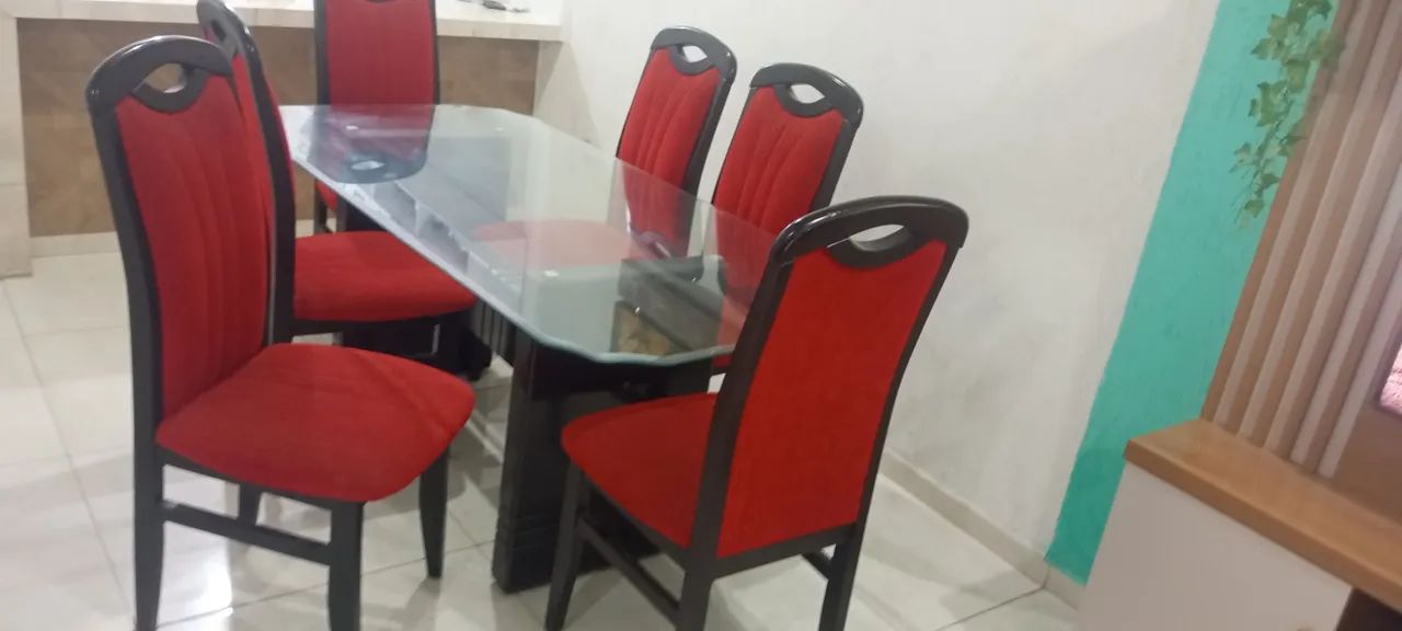 Vendo mesa de vidro 6 cadeiras 