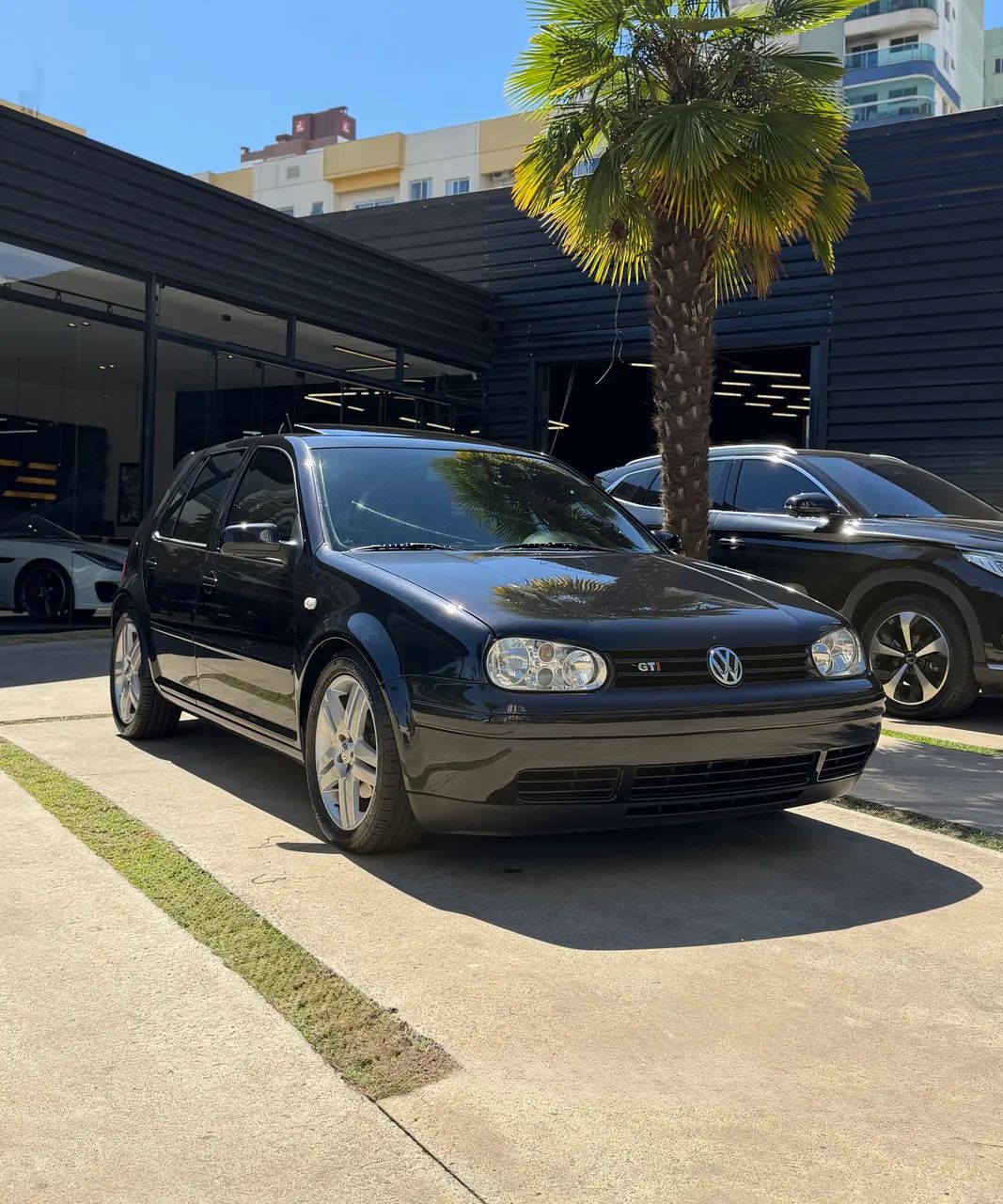 Volkswagen Golf GTI 1.8 MI 180/193cv Turbo 4P Mec. 2004