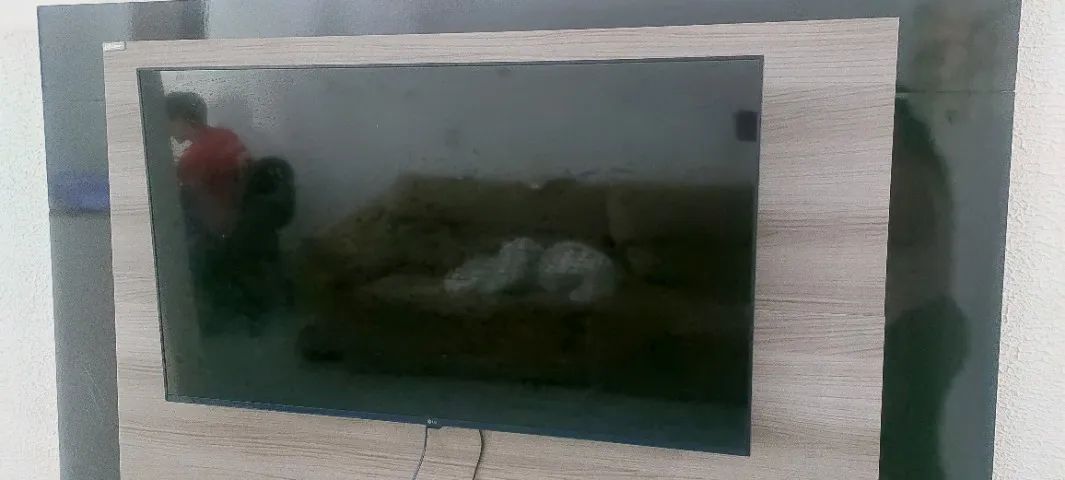 TV LG 42 Polegadas (Tela Quebrada) - Foto 2