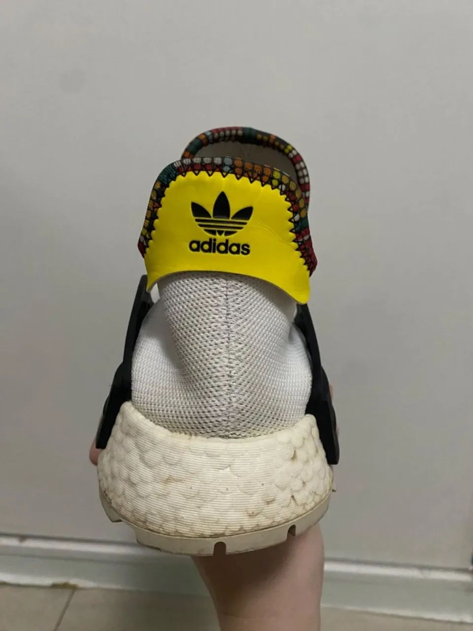tênis adidas nmd hu pharrell branco 42 - Foto 4