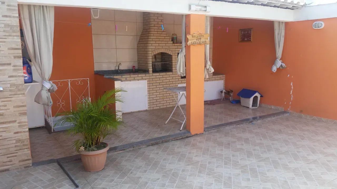CASA COM 4 QUARTOS EM GUADALUPE - ACEITO ENTRADA