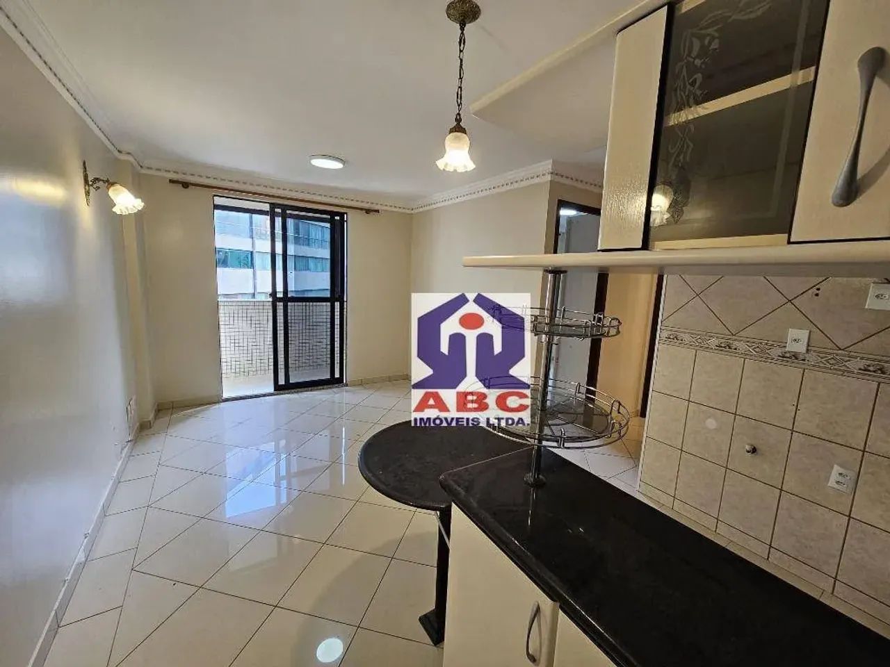 Apartamento de 02 Quartos, com Varada, Garagem Coberta e Portaria 24 horas - Foto 2