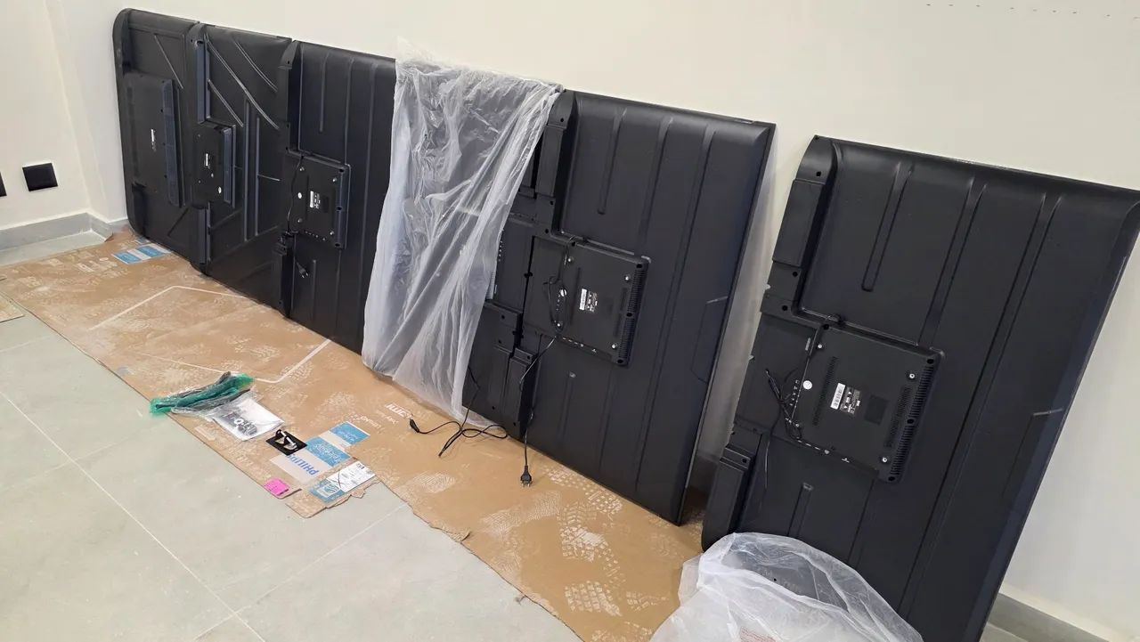 Lote 10 TVs de 50 polegadas com tela quebrada marca BAK - Foto 2