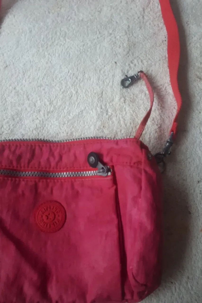 Bolsa Kipling de ombro rosa-choque em ótimas condições - Foto 3