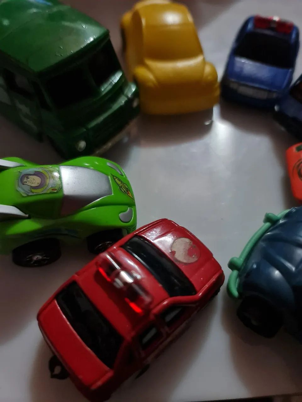 Lote 8 carrinhos brinquedo 