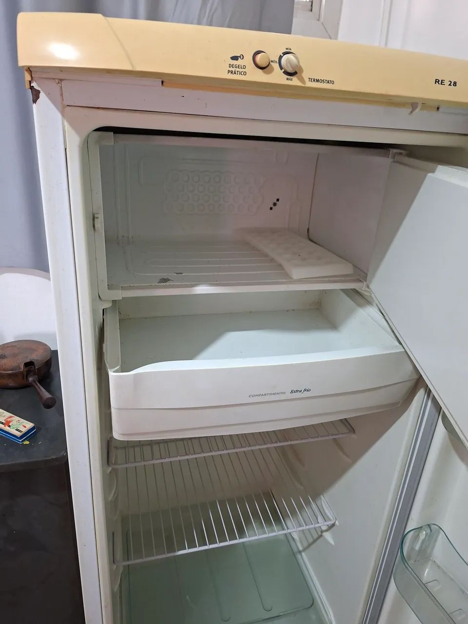 VENDO GELADEIRA ELETROLUX RE 28 - Foto 4