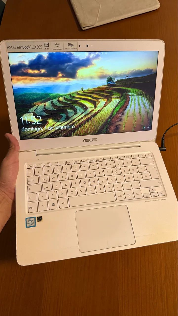 Notebook Asus ZenBook UX305