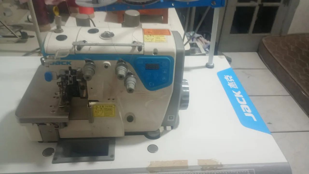 Máquina overloque  - Foto 2