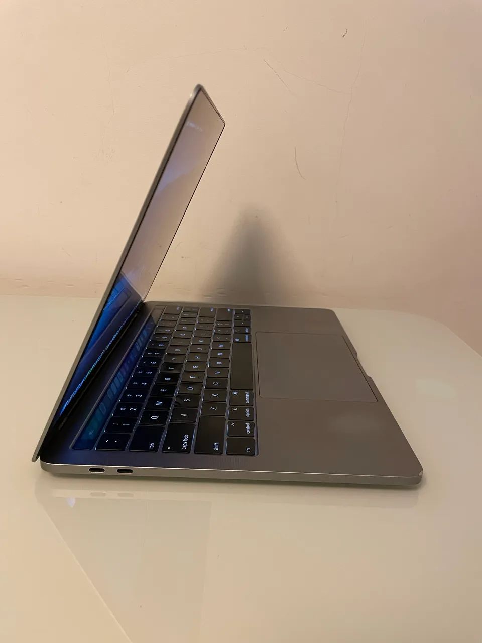 MacBook Pro 13 2019 i5 8GB 128GB SSD Touch Bar  - Foto 5