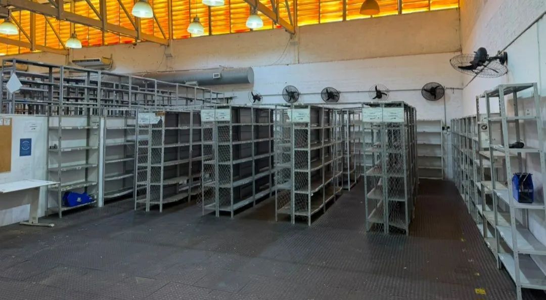Estante de aço.  - Foto 5