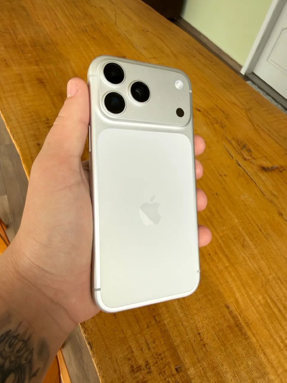 iPhone 17 Pro Max Silver 256gb saúde da bateria 100%